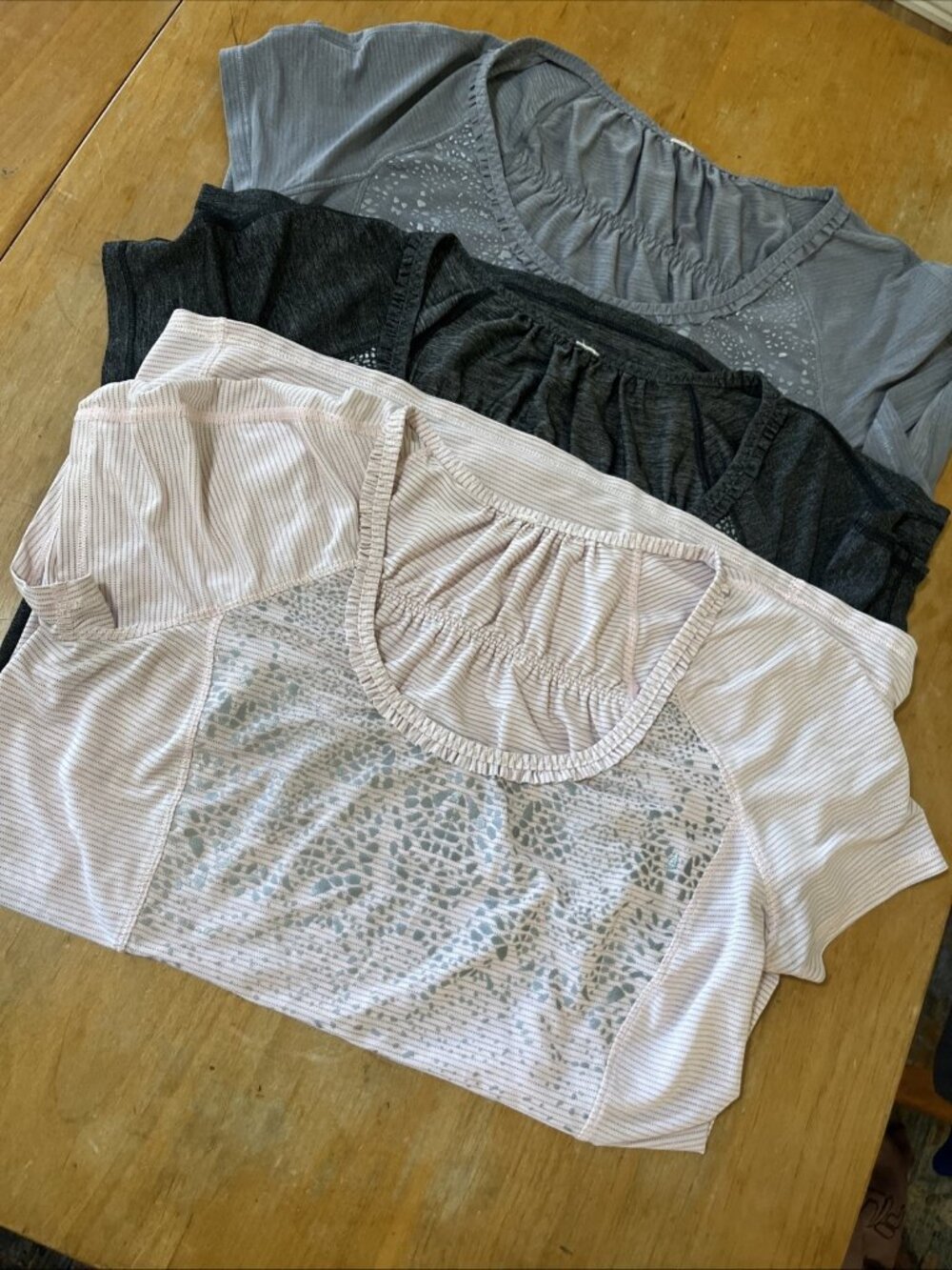 3 Lululemon RUN Wild Short Sleeve Tech Tees  reflective Blush/Gray/Dark Gray Sz6